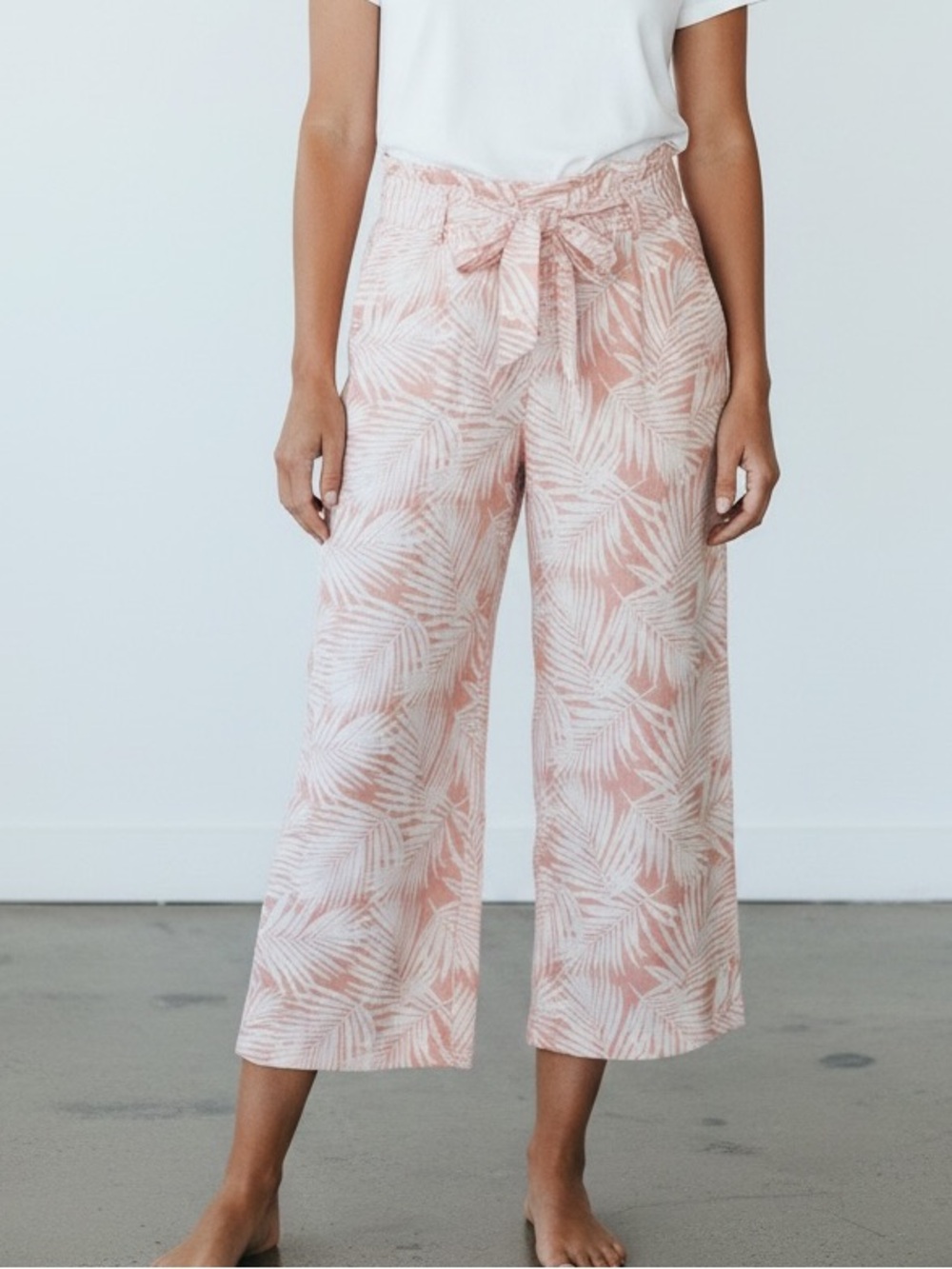 LAND ‘N SEA Pants Womens size Small Palm Leaves Wide Leg Belted Cropped Paperbag